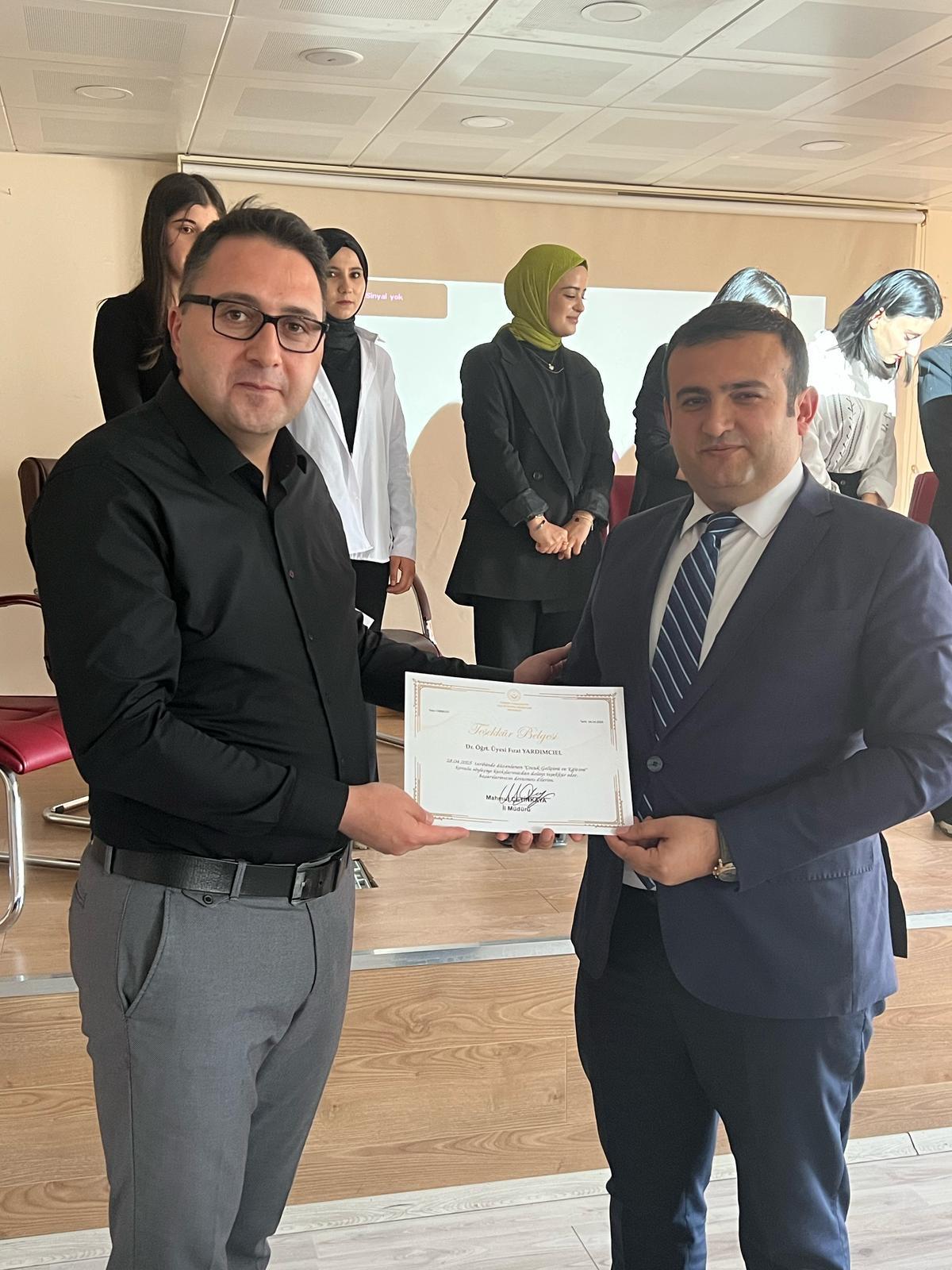 Türkiye Aile Yüzyılı Kapsamında Söyleşi Düzenlendi