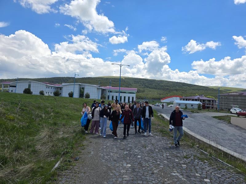 MYO'muz Öğrencilerinden Çevre Temizliği Etkinliği