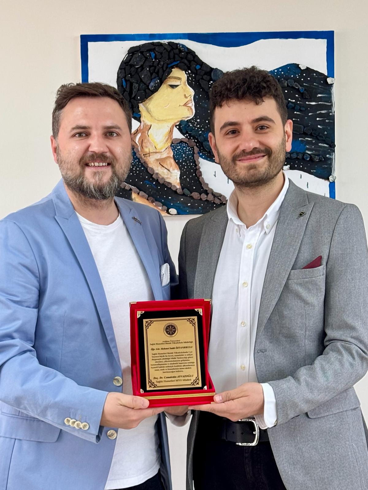 Sağlık Hizmetleri MYO’da Teşekkür Plaketi Takdimi