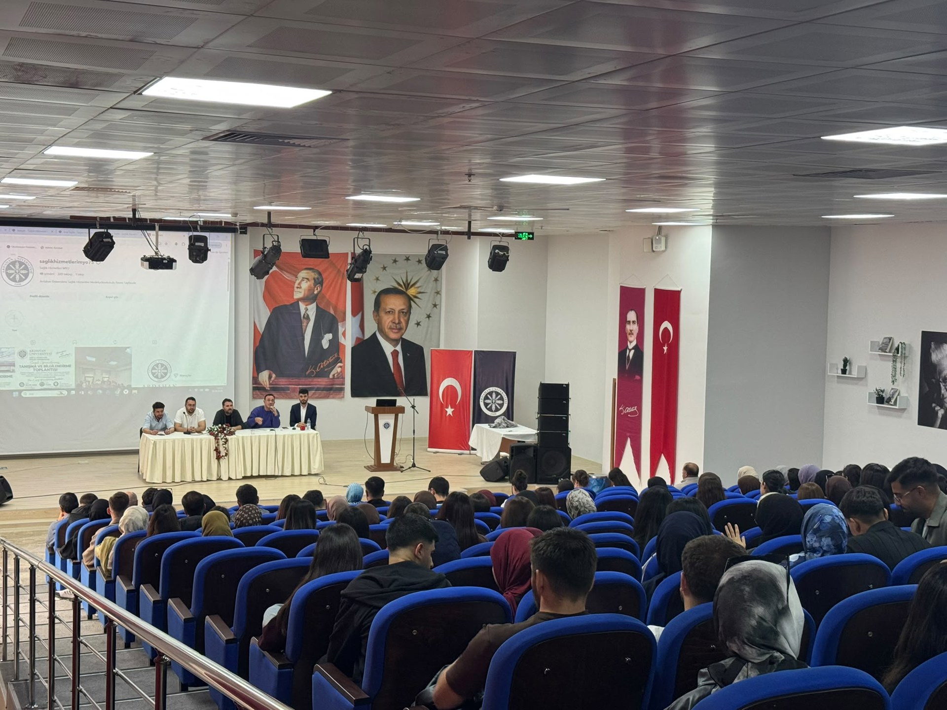 Sağlık Hizmetleri Meslek Yüksekokulunda İkinci Sınıf Öğrencileriyle “Eğitim-Öğretime Merhaba” Buluşması Gerçekleştirildi